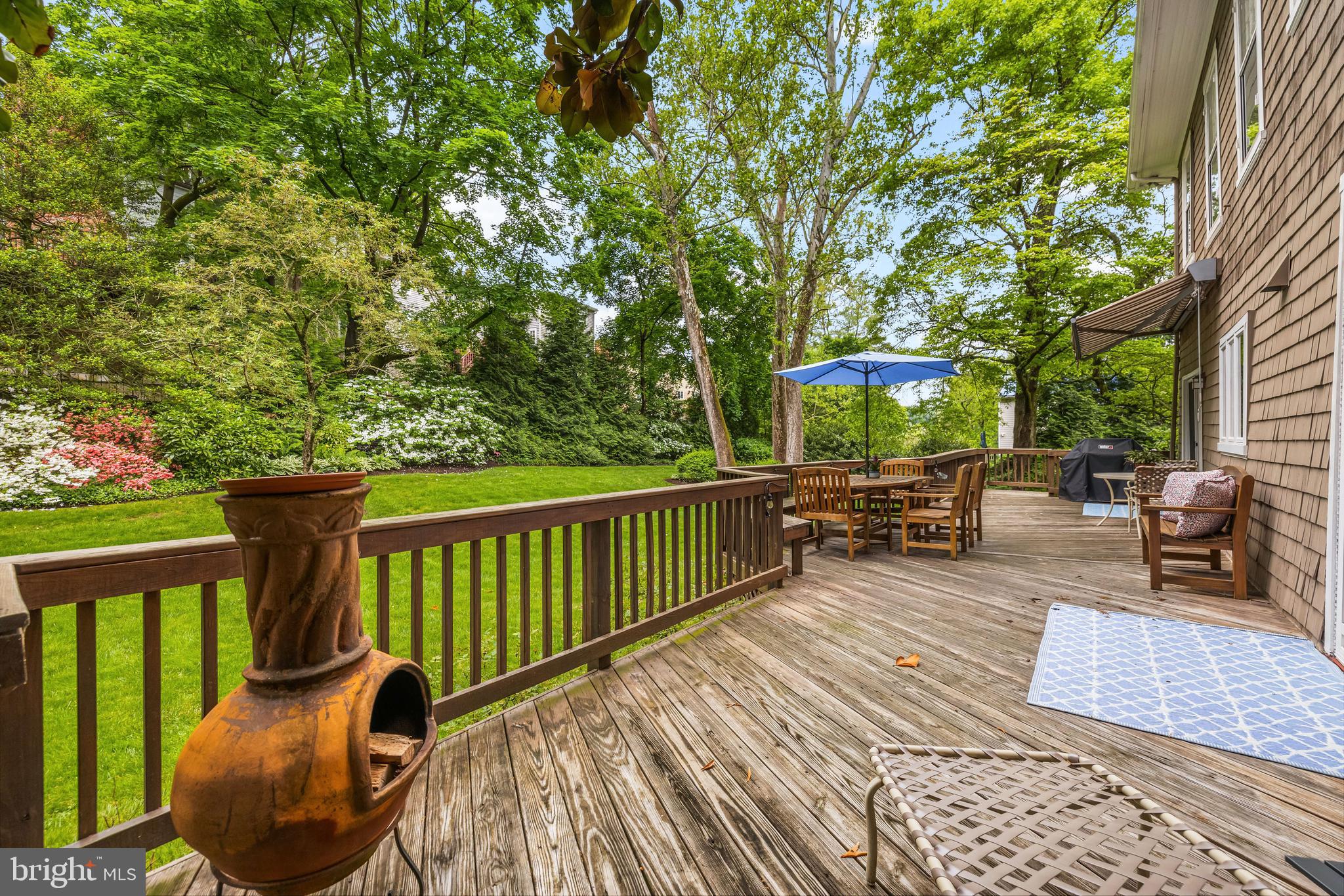 1409 Locust Ave
