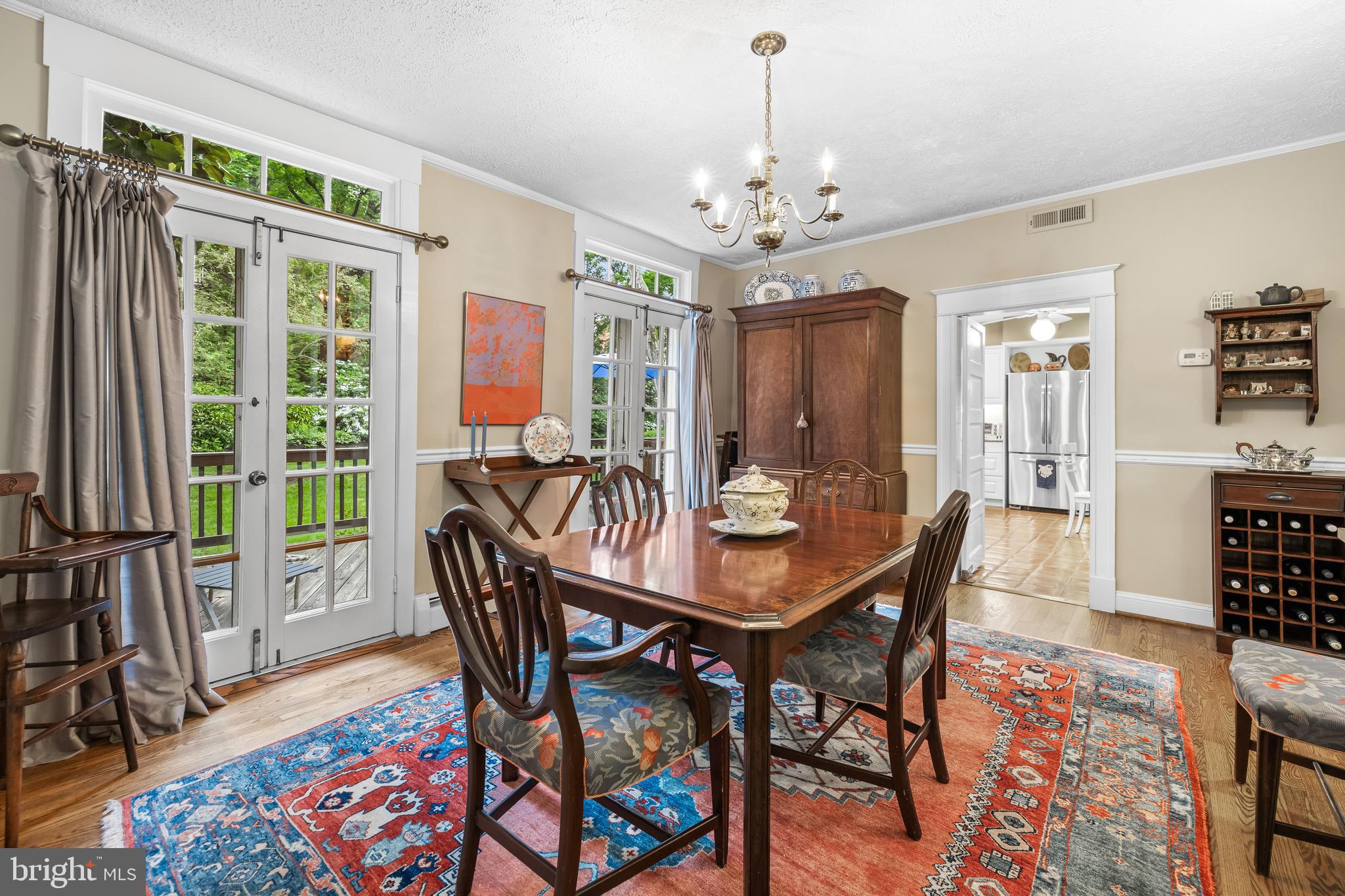 1409 Locust Ave