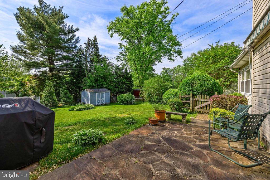 907 Jamieson Rd
