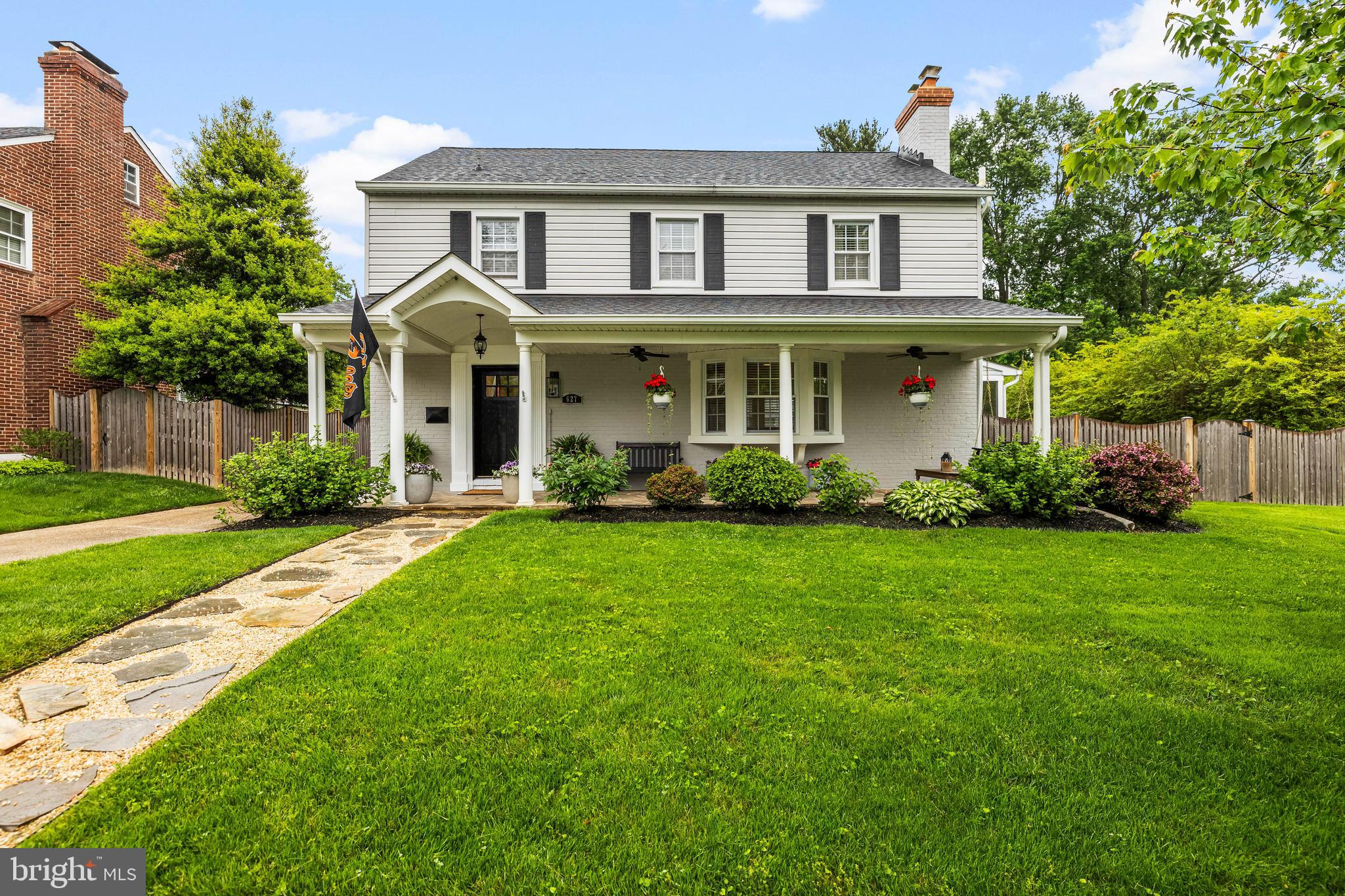 627 Piccadilly Rd