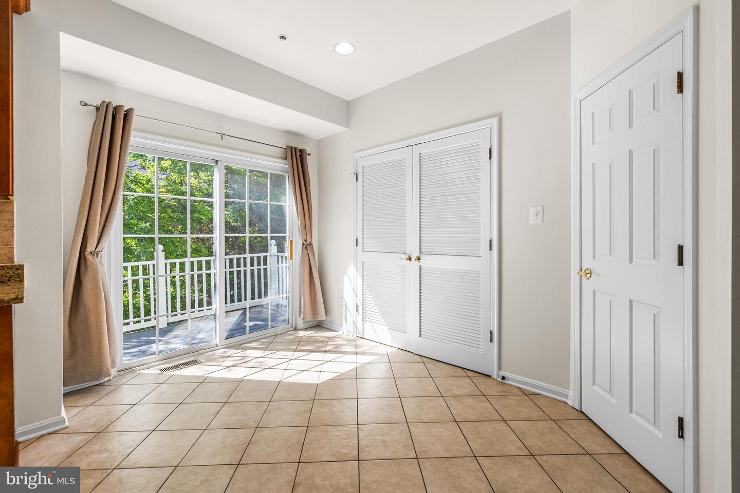 129 HEARTH CT