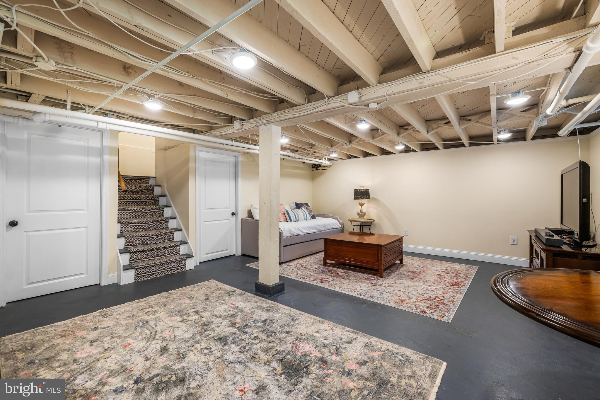 537 Park Ave