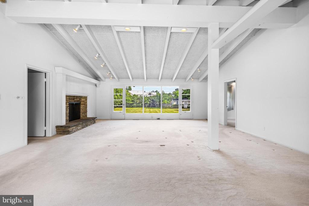 556 Valley View Rd