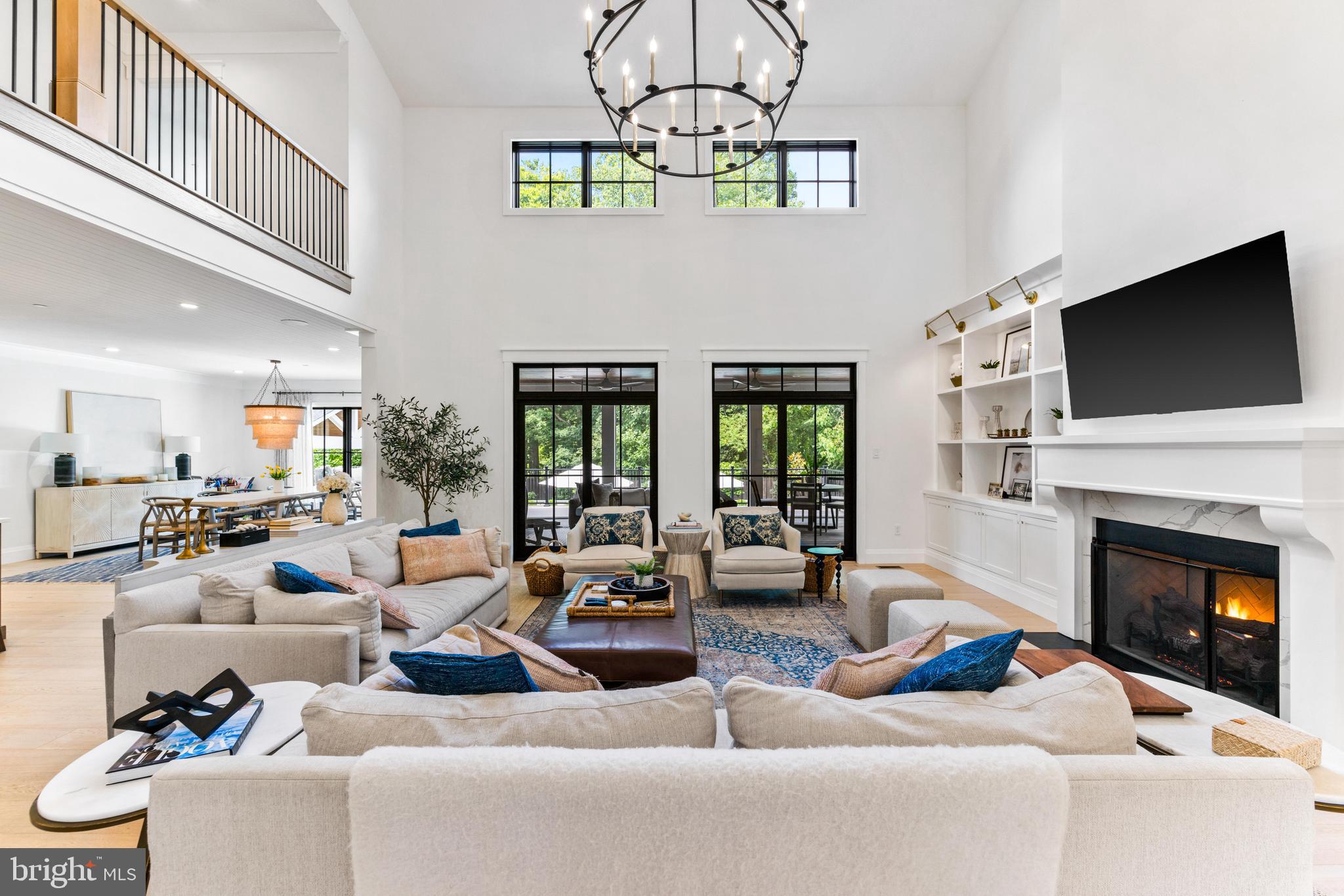 12121 Cecilia Ct