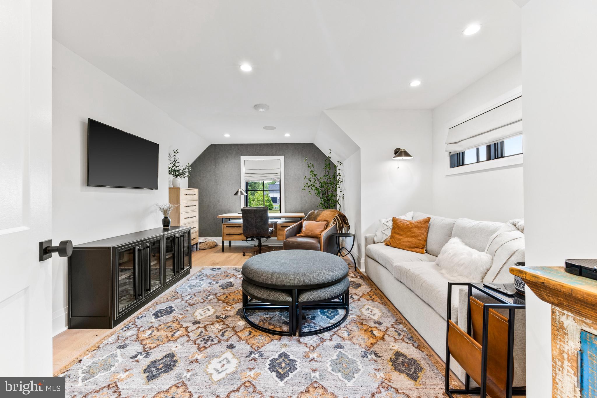 12121 Cecilia Ct
