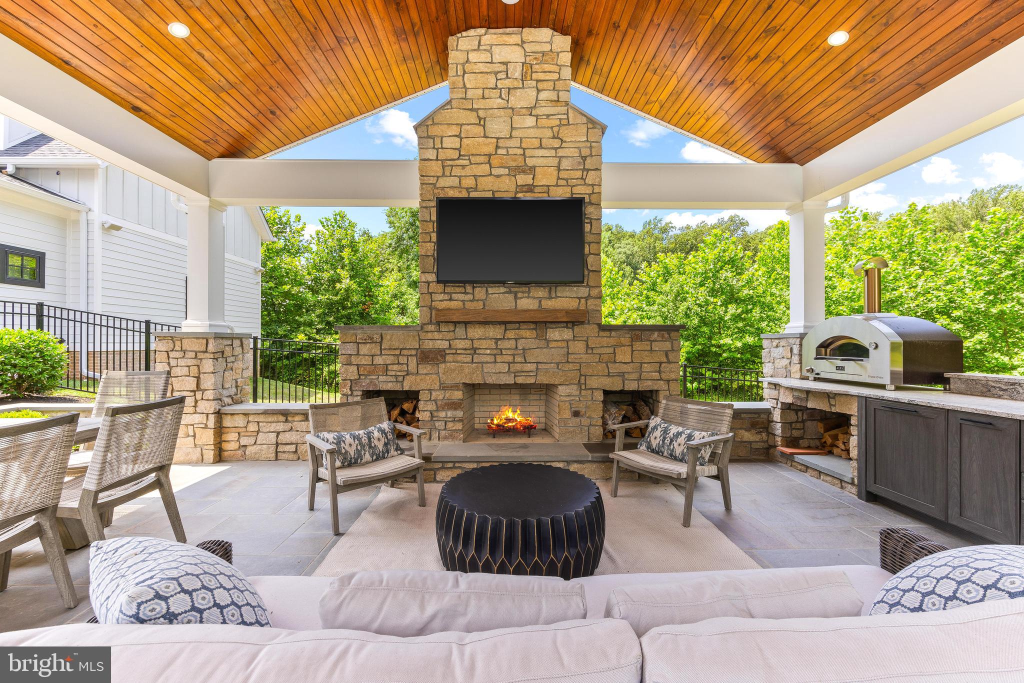 12121 Cecilia Ct