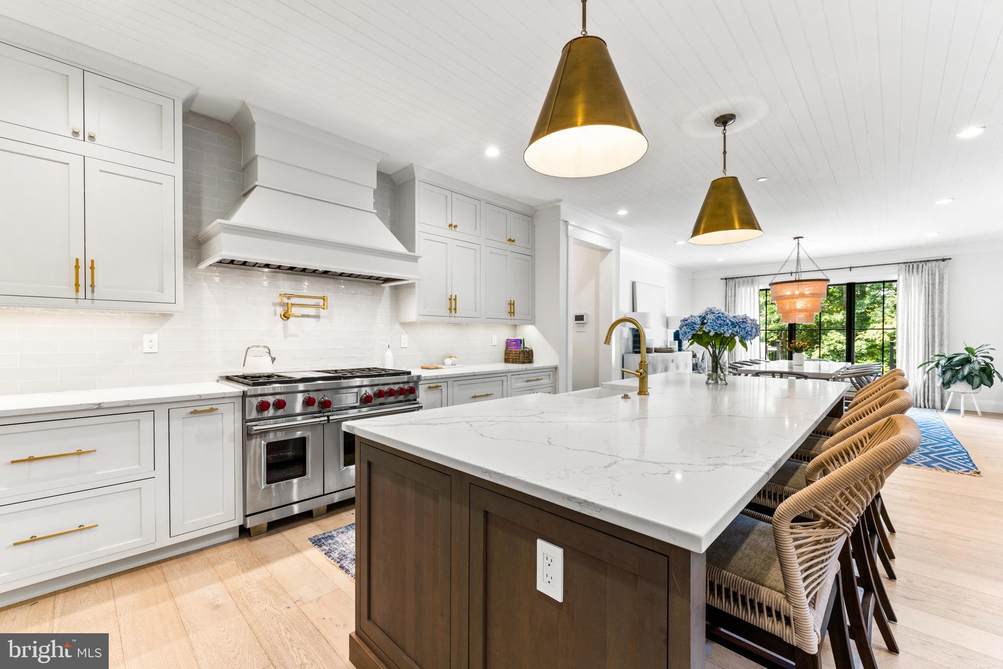 12121 Cecilia Ct