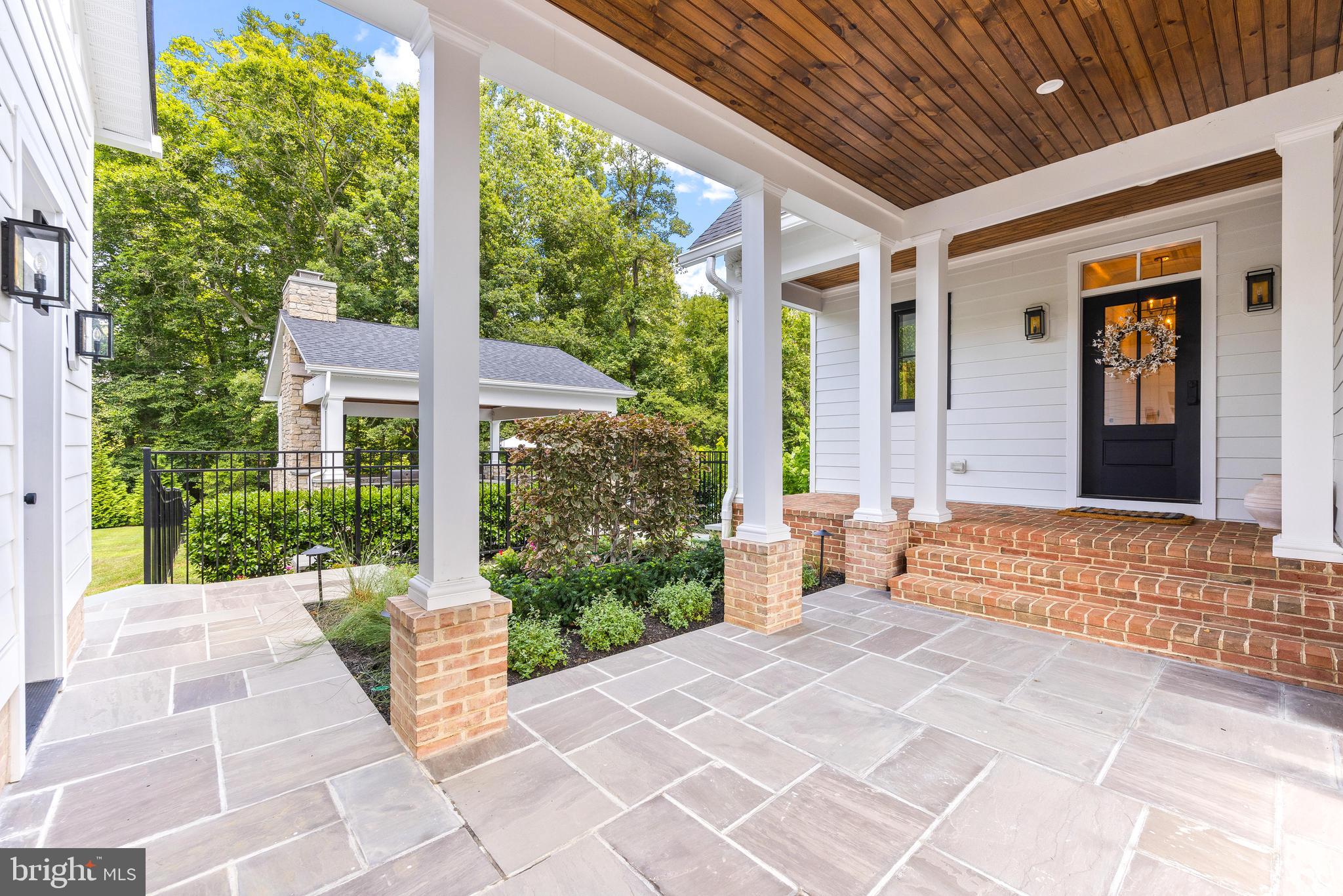 12121 Cecilia Ct
