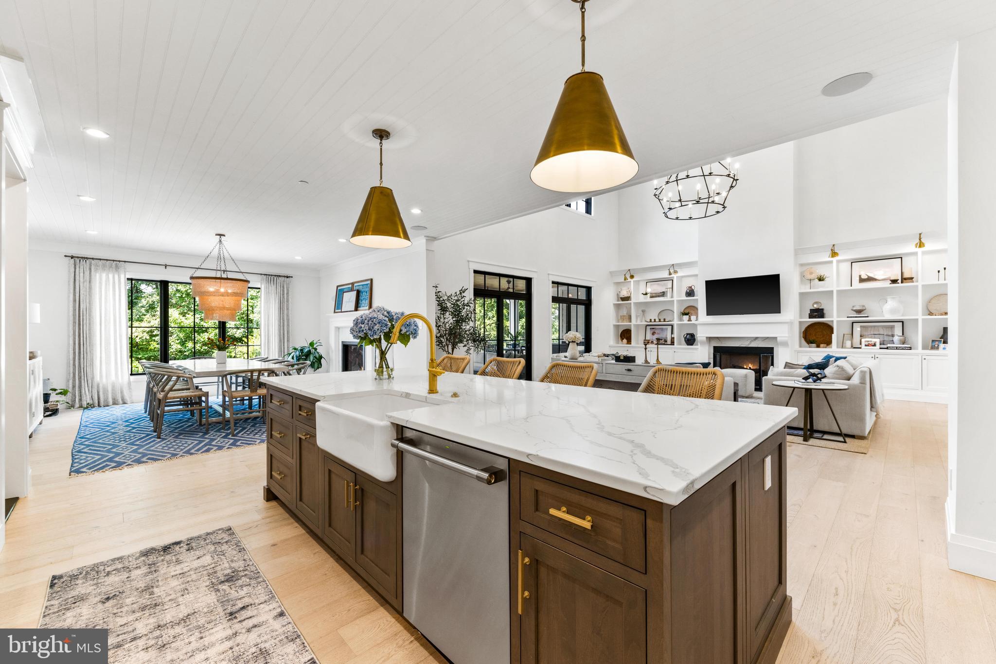 12121 Cecilia Ct