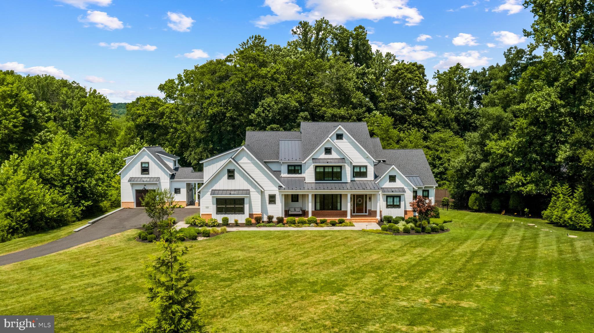 12121 Cecilia Ct