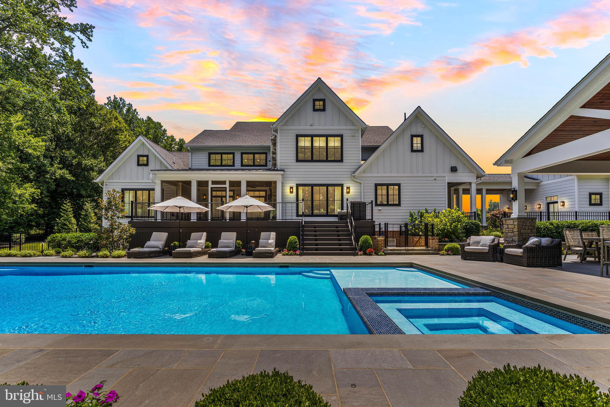 12121 Cecilia Ct