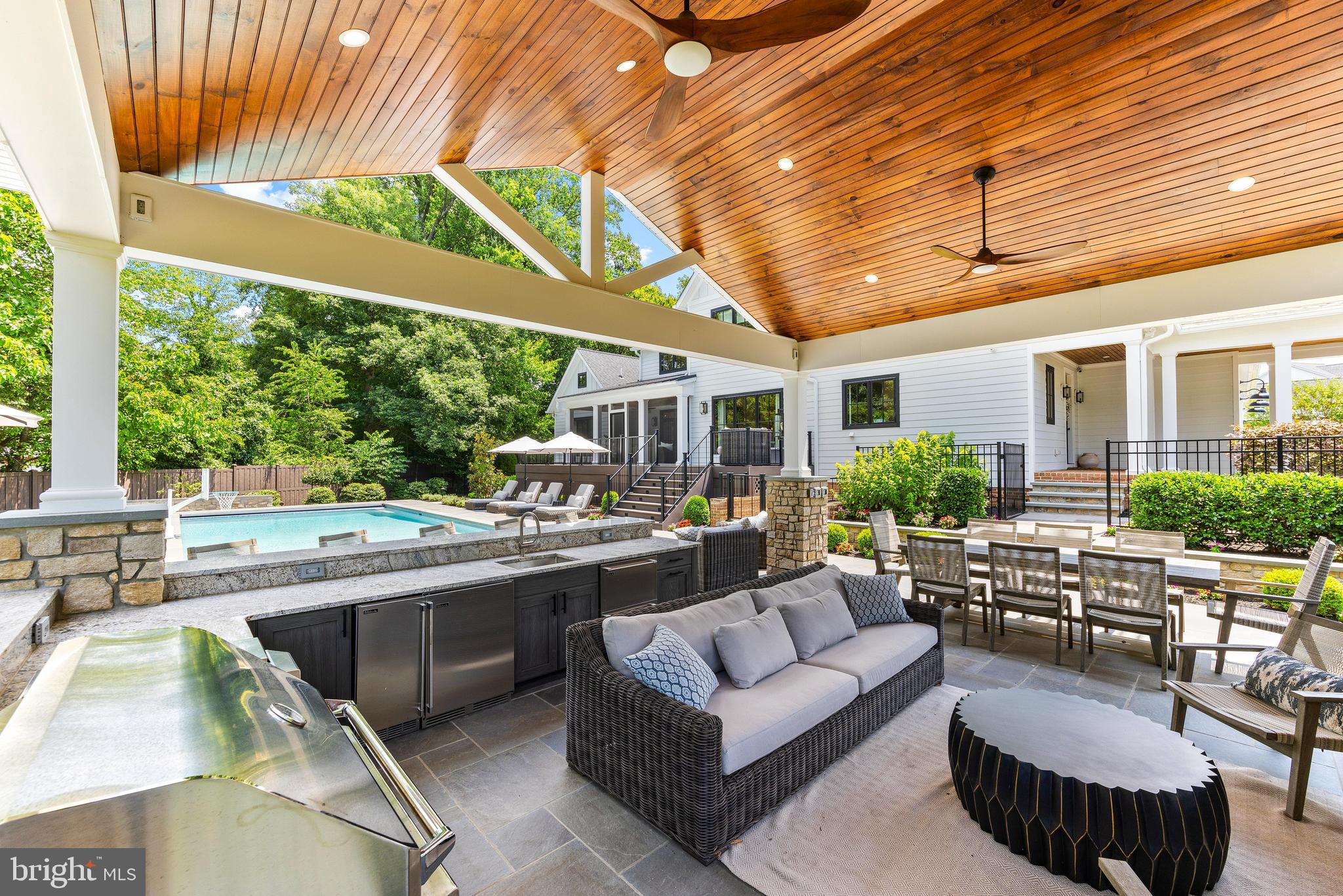 12121 Cecilia Ct