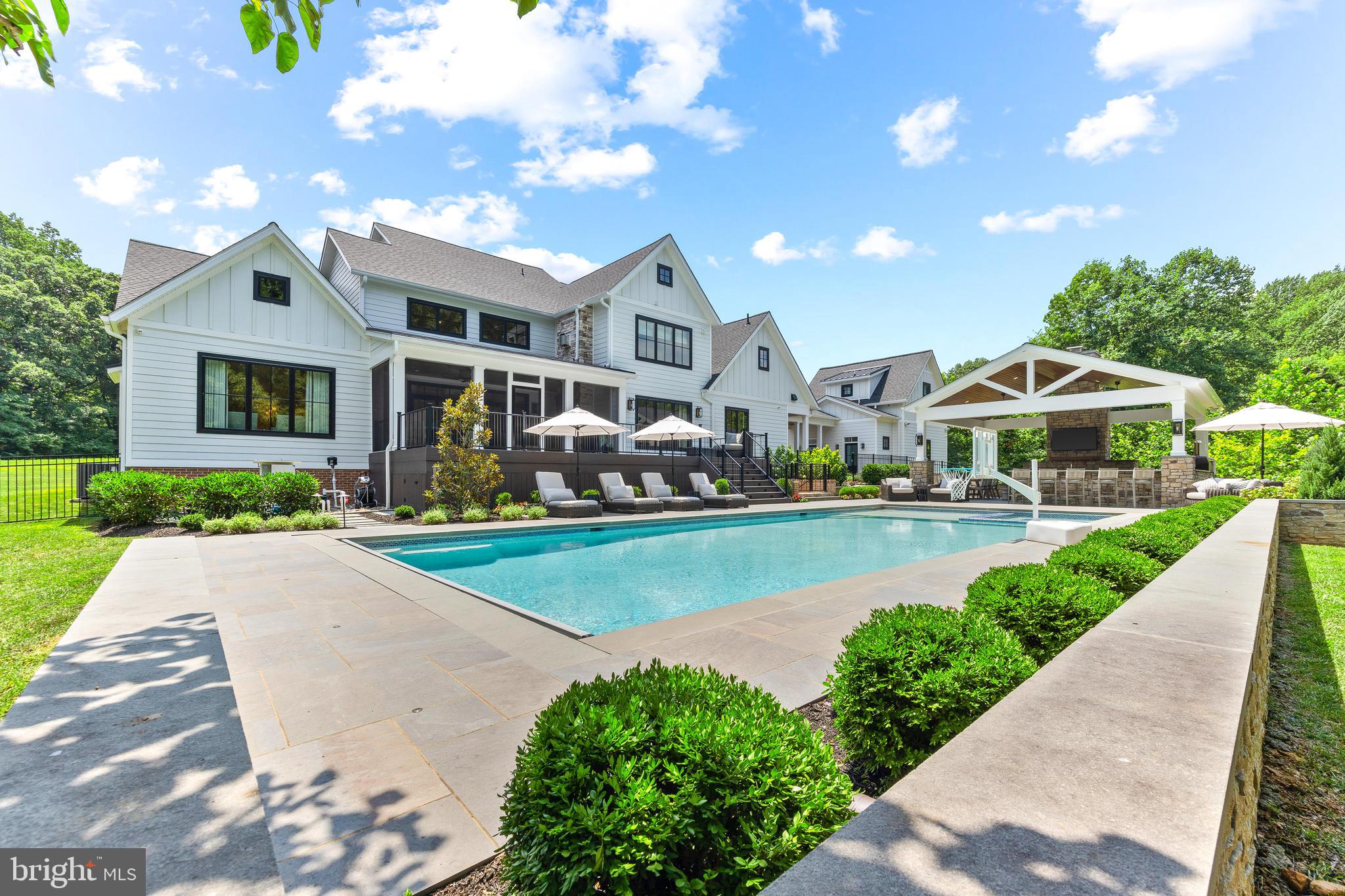 12121 Cecilia Ct