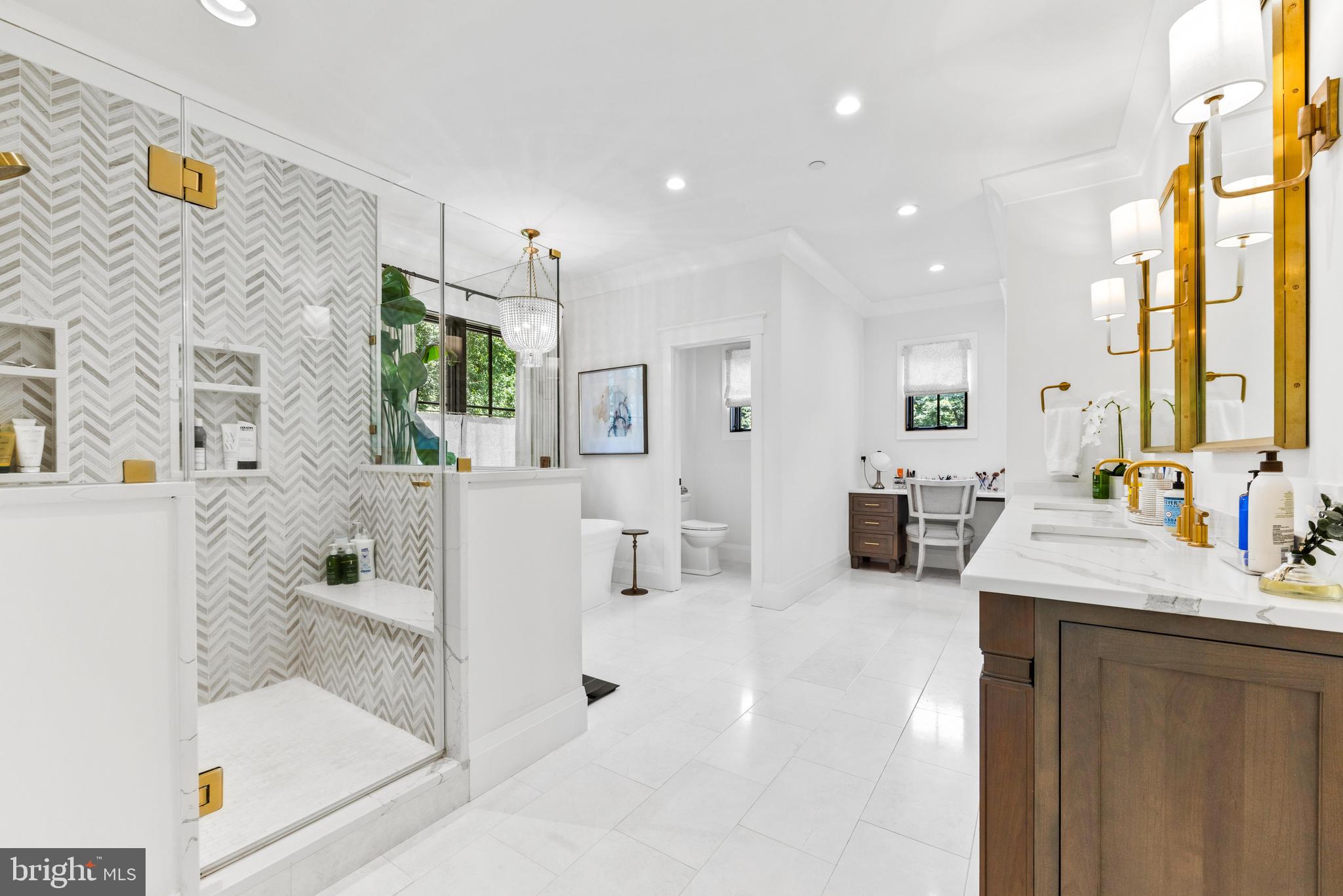 12121 Cecilia Ct
