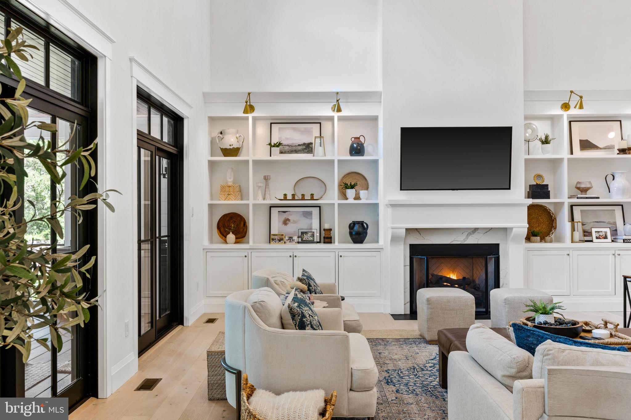 12121 Cecilia Ct