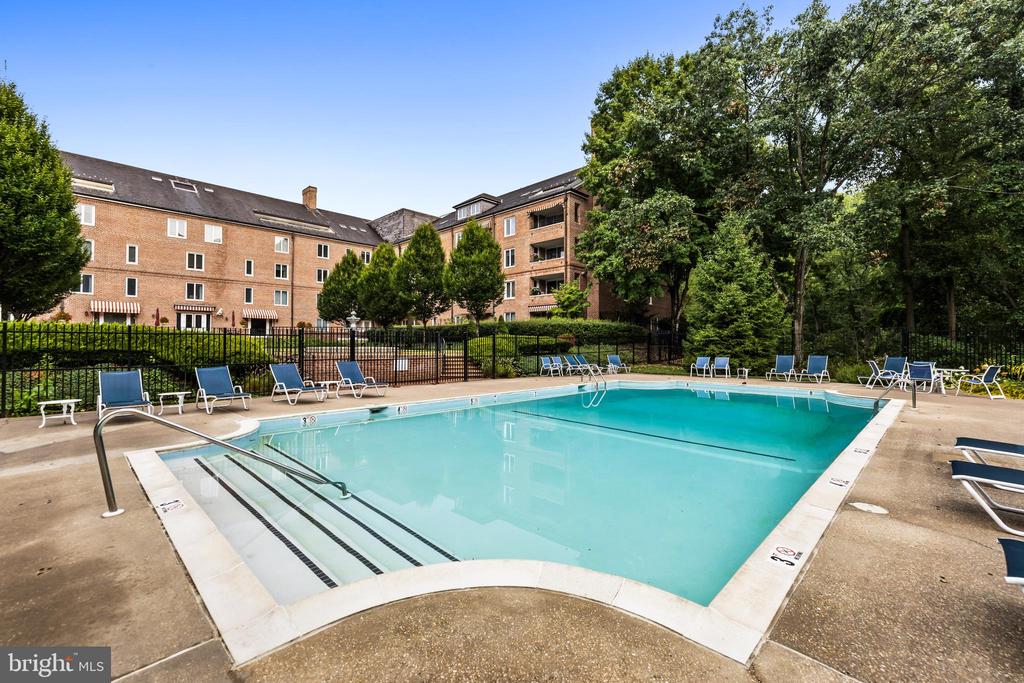 2331 Old Court Rd #409