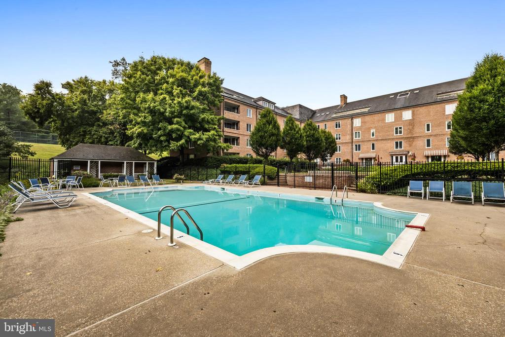 2331 Old Court Rd #409