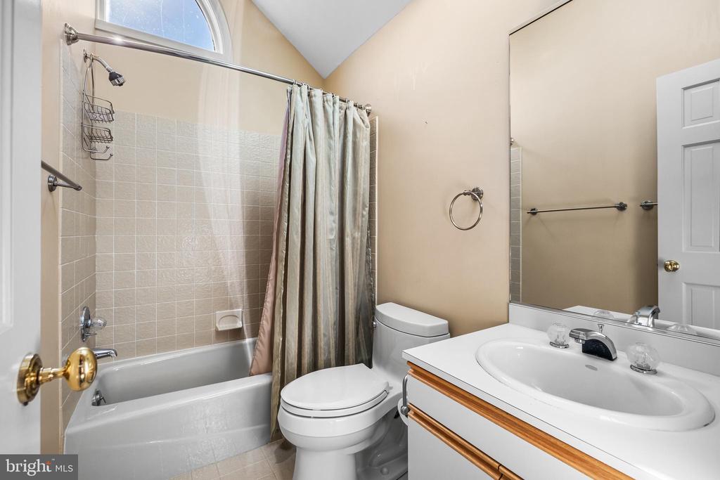 3 Fieldspring Ct