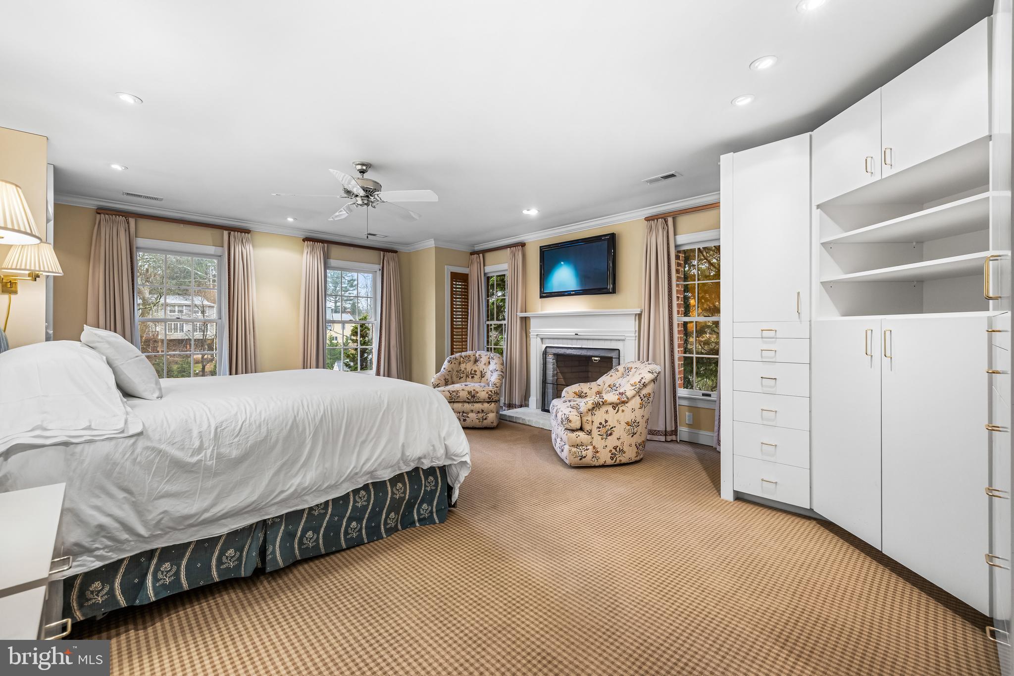 1408 Locust Ave