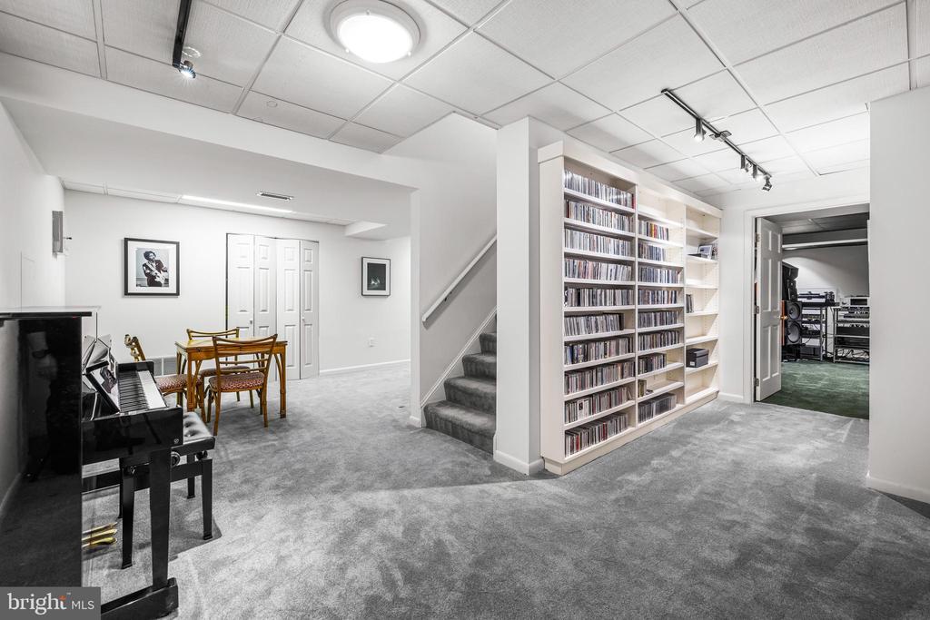 1408 Locust Ave