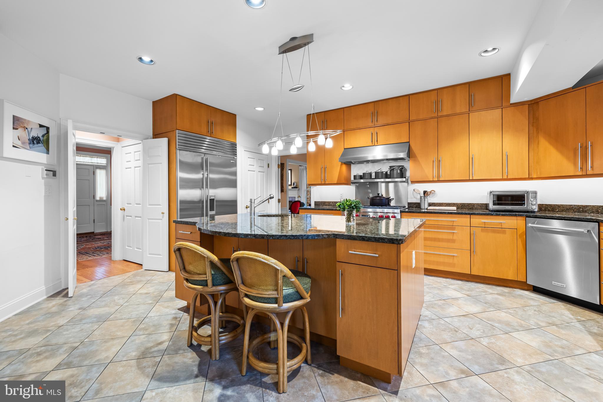 1408 Locust Ave