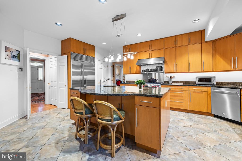 1408 Locust Ave