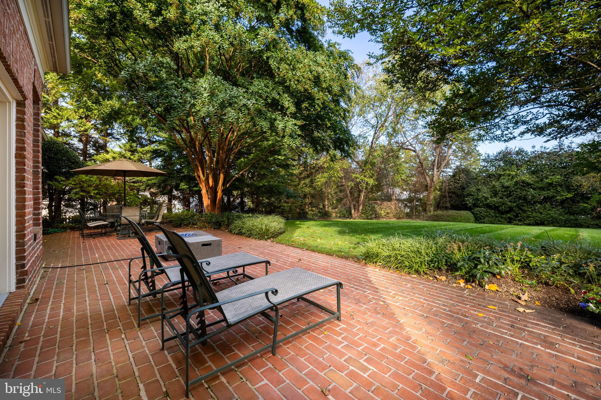 1408 Locust Ave