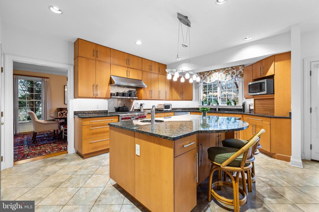 1408 Locust Ave