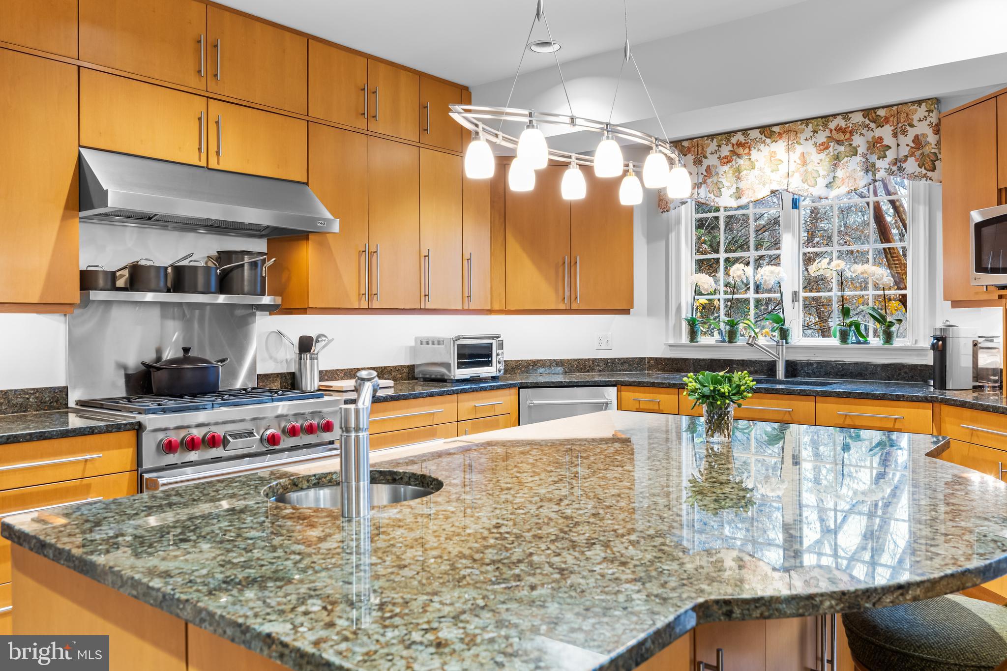 1408 Locust Ave