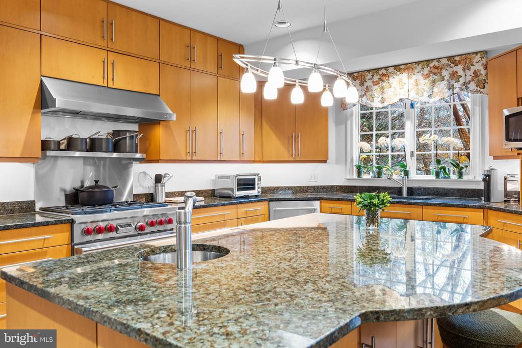 1408 Locust Ave