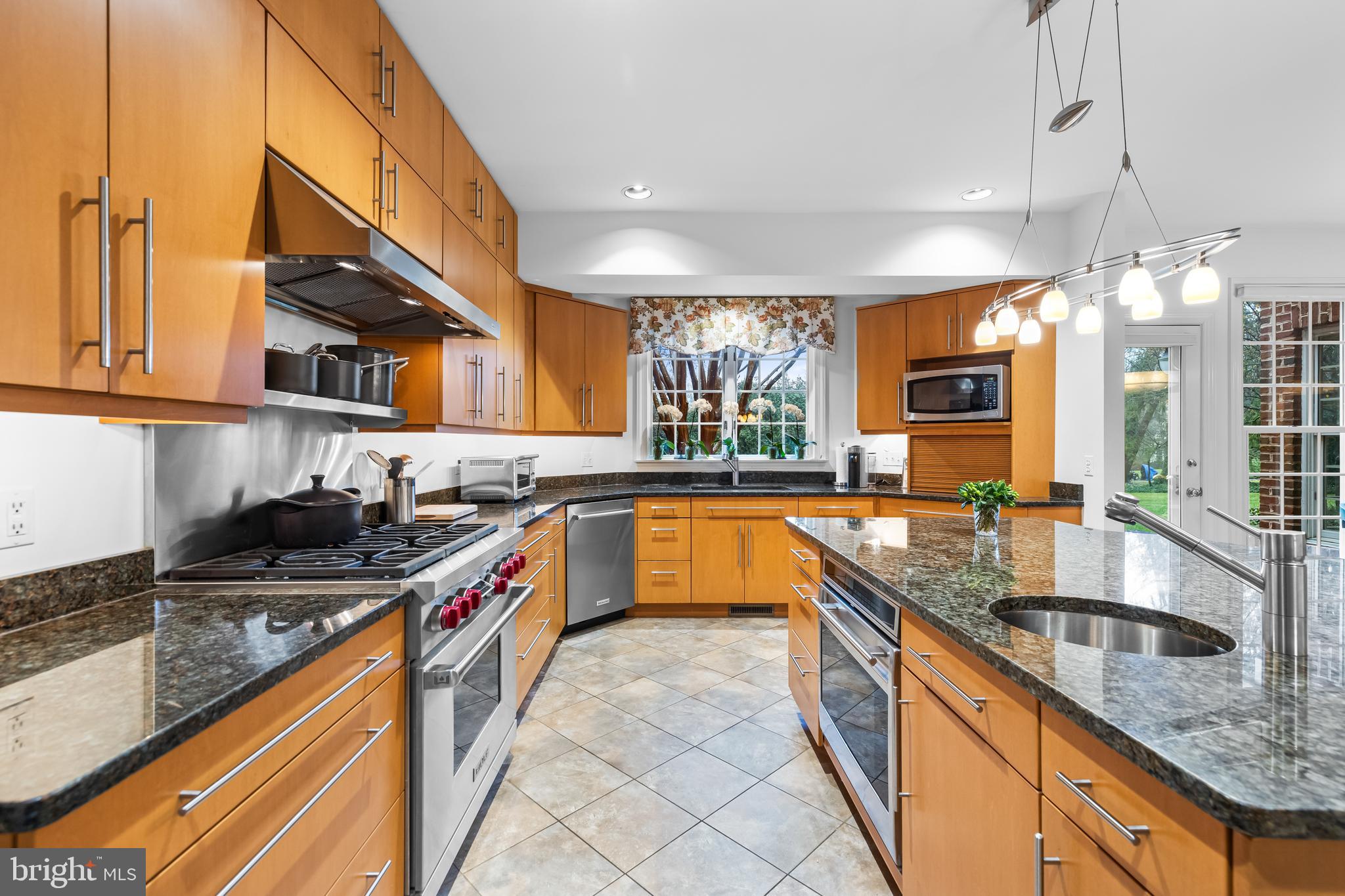 1408 Locust Ave