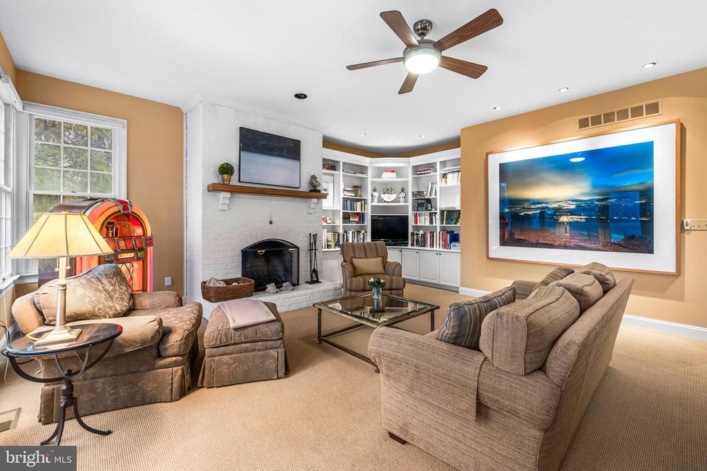 1408 Locust Ave