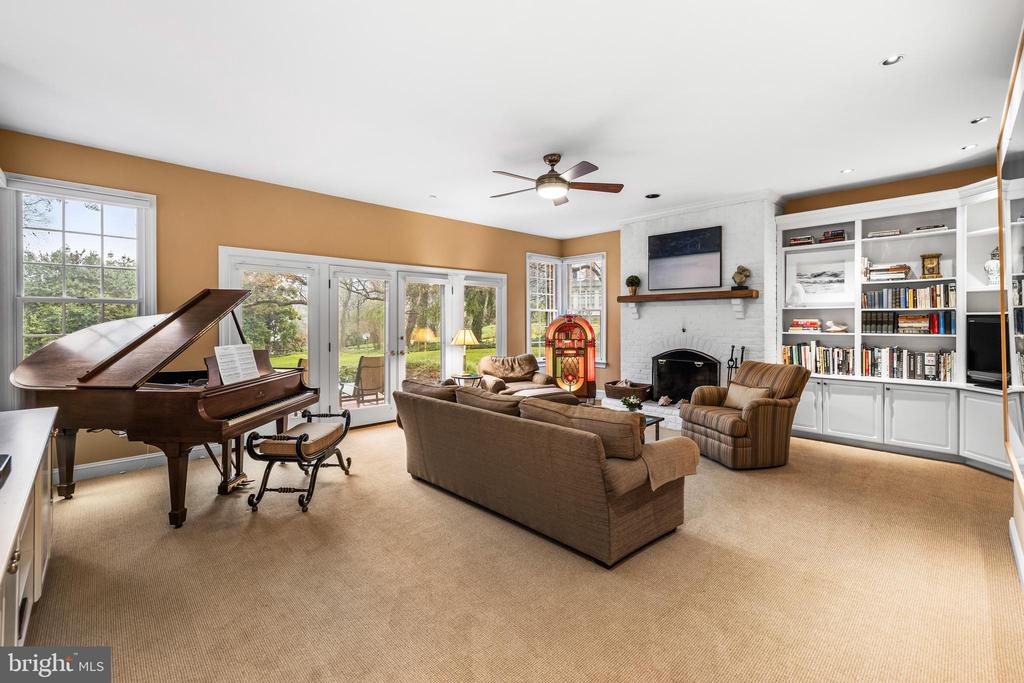 1408 Locust Ave