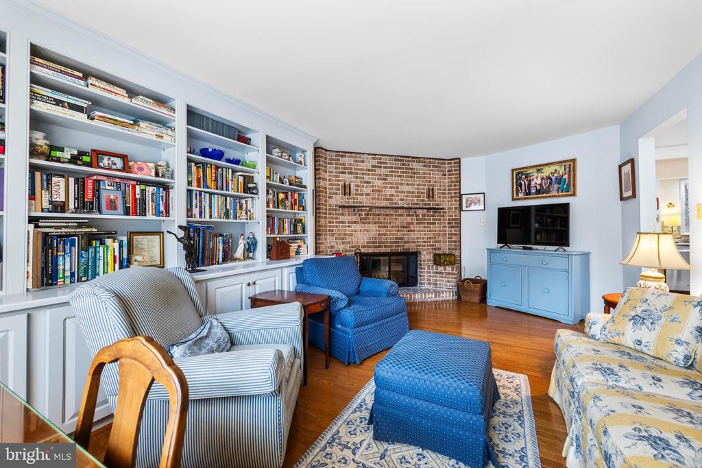 1907 Billy Barton Cir