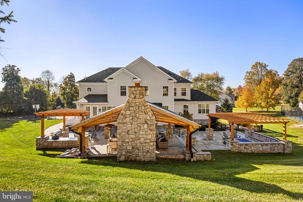 12012 Hammonds Glen Cir