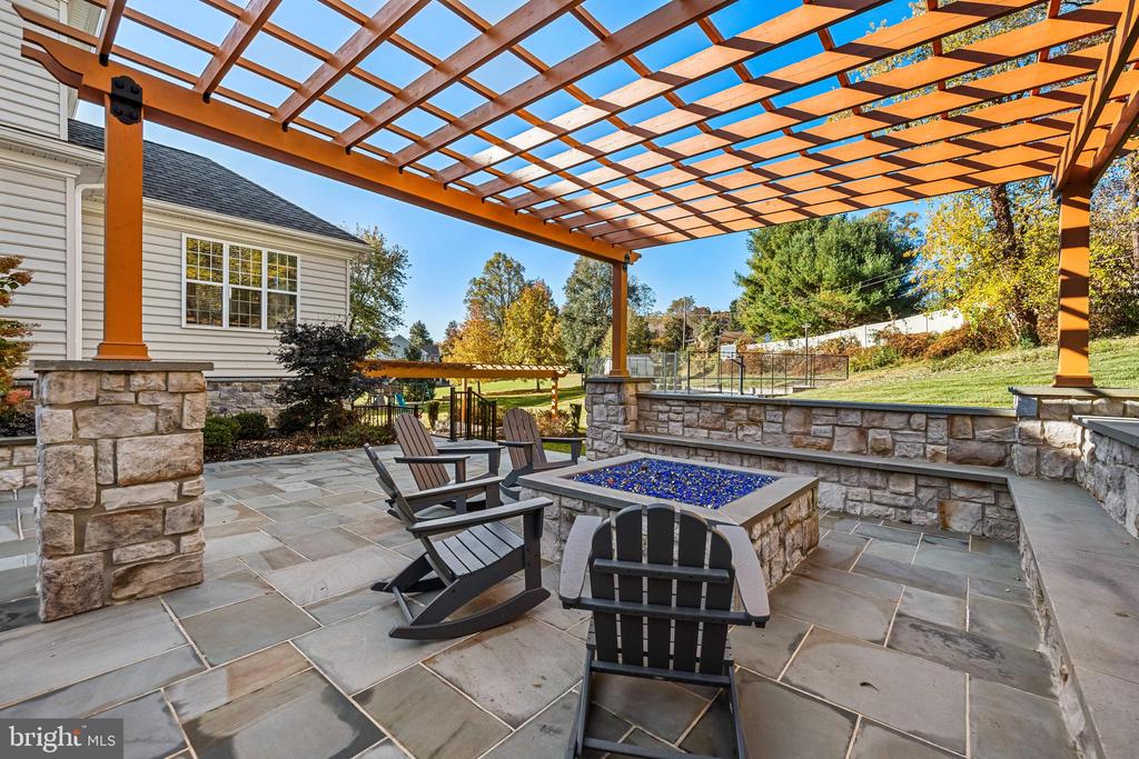 12012 Hammonds Glen Cir