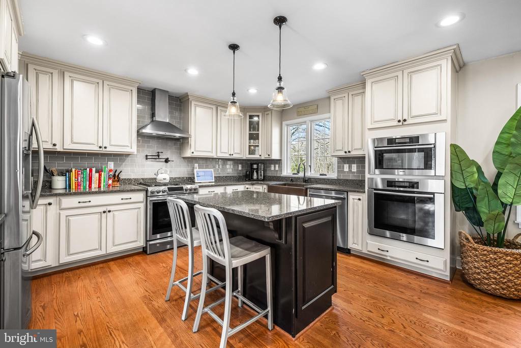 13020 Heil Manor Dr
