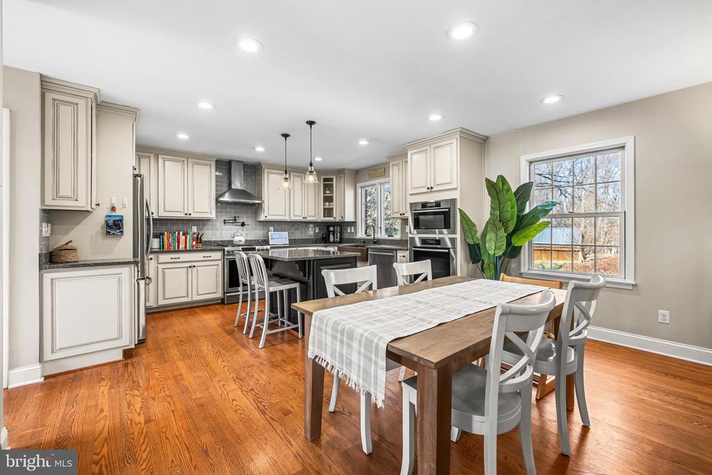 13020 Heil Manor Dr