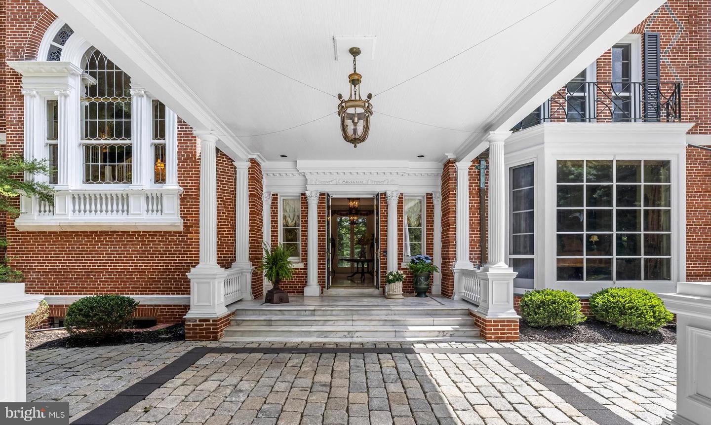 16 Merry Hill Ct