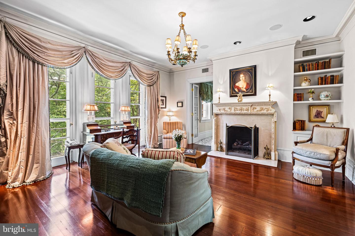 16 Merry Hill Ct