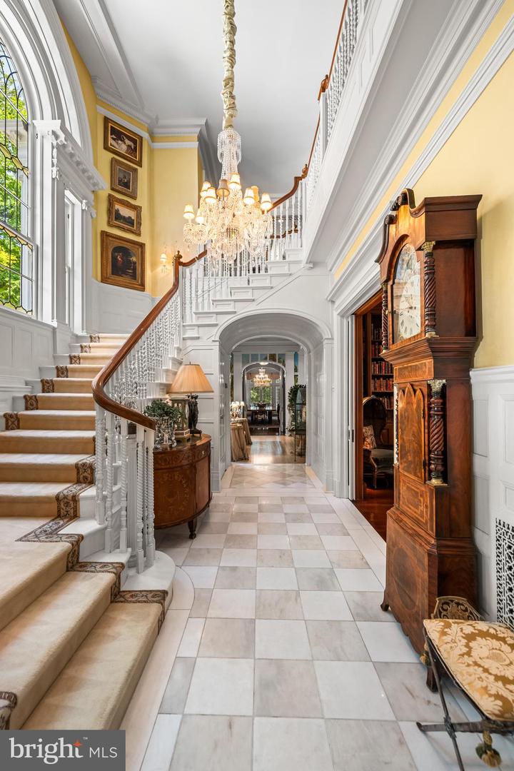16 Merry Hill Ct