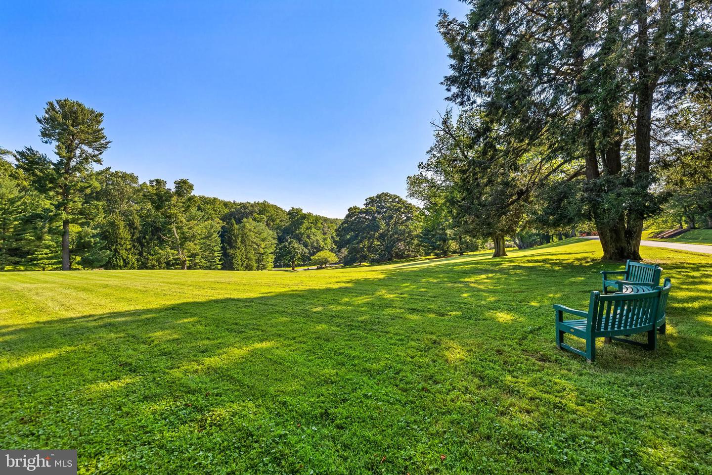 16 Merry Hill Ct