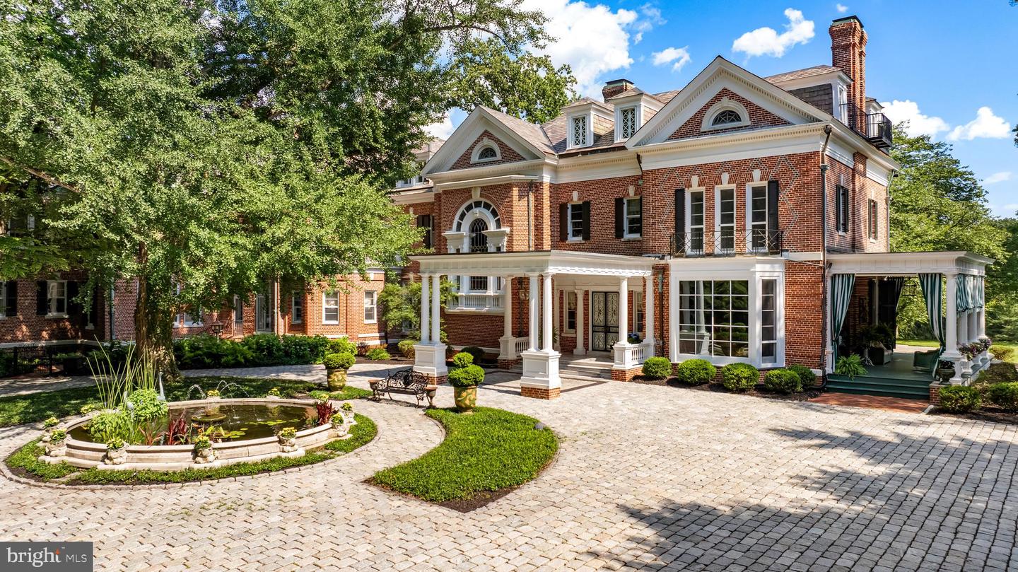 16 Merry Hill Ct