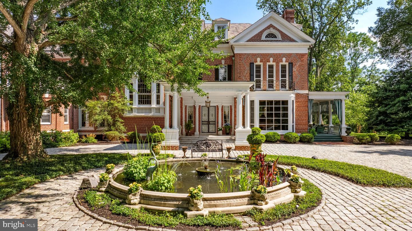 16 Merry Hill Ct