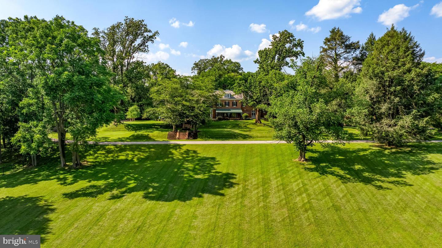 16 Merry Hill Ct
