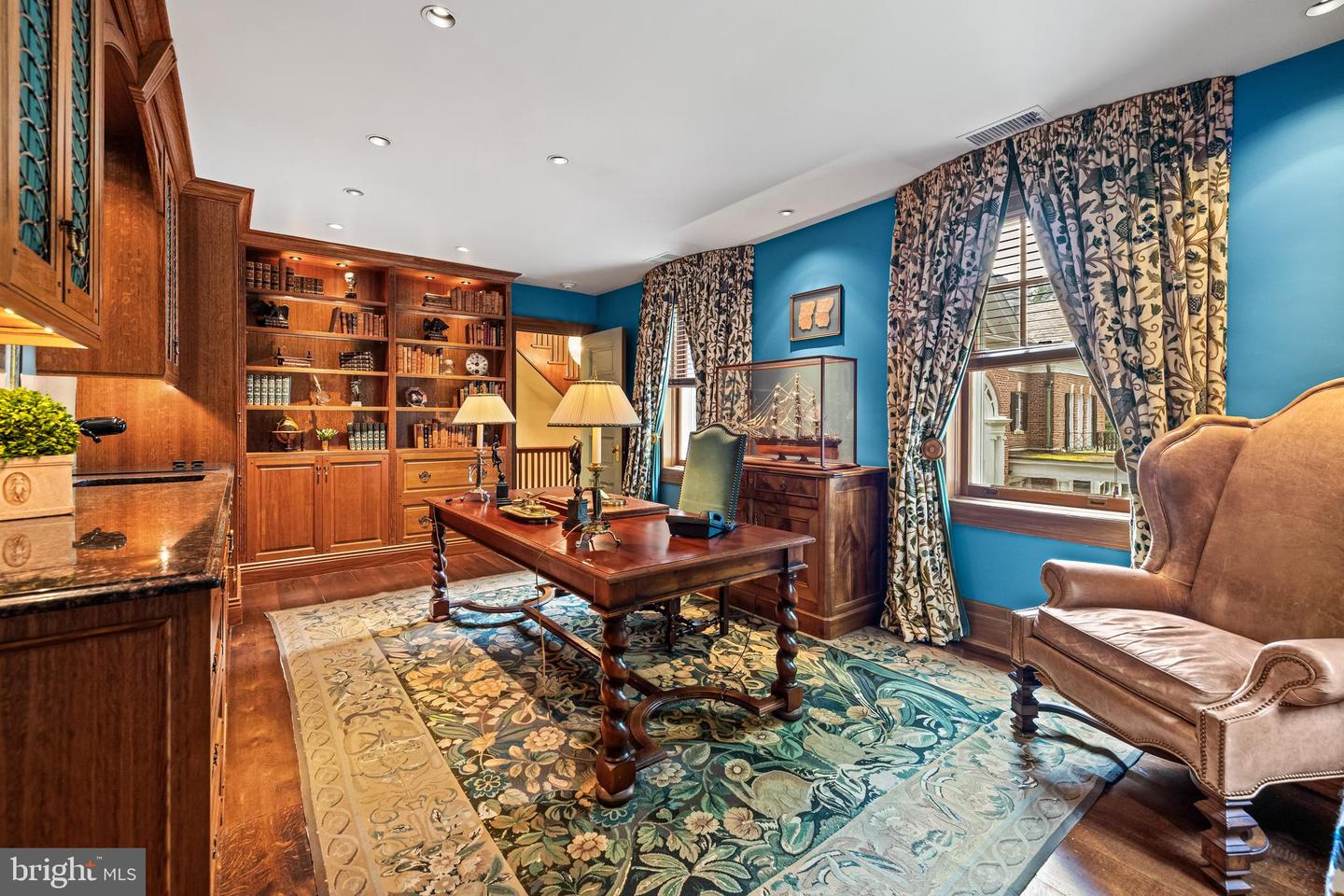 16 Merry Hill Ct