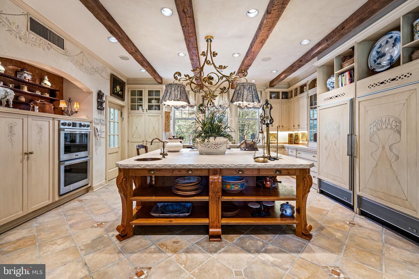 16 Merry Hill Ct