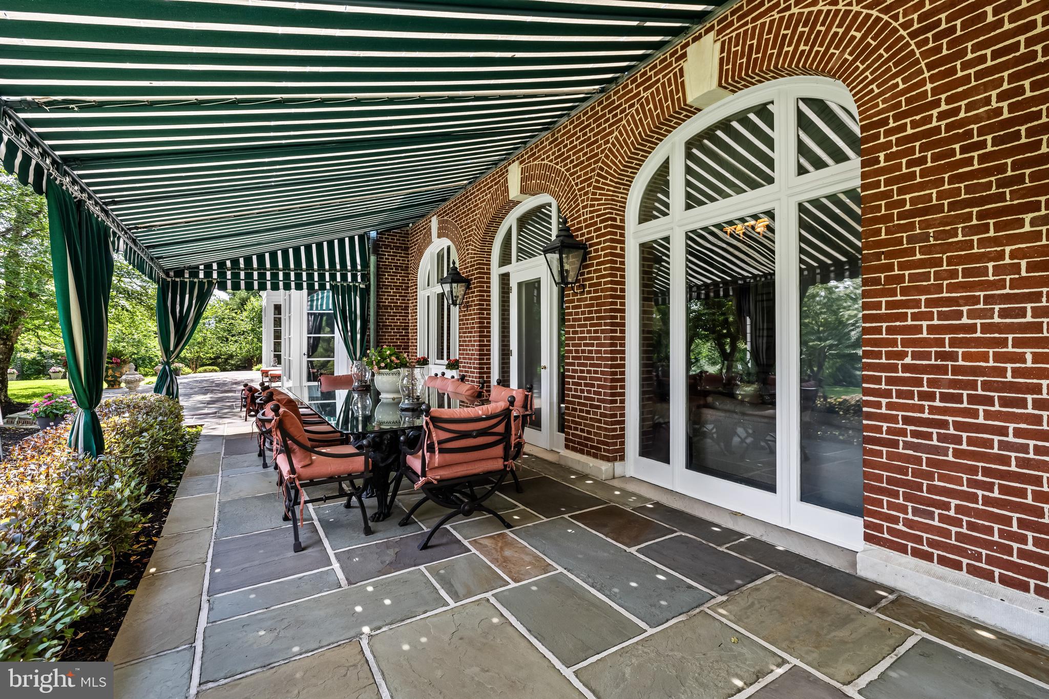 16 Merry Hill Ct