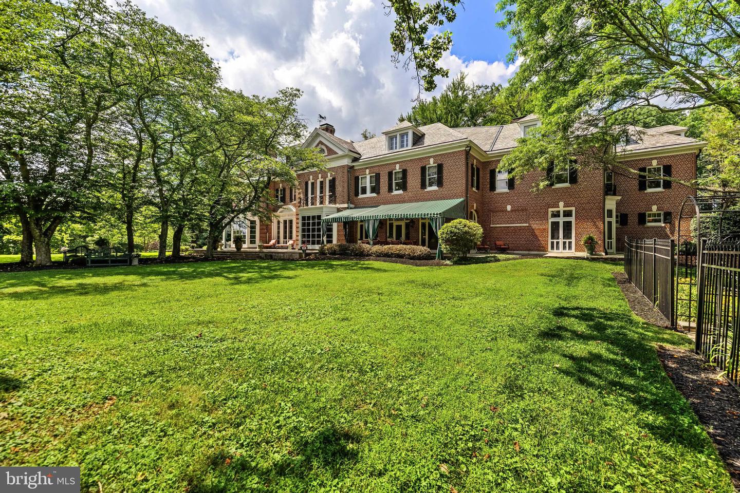 16 Merry Hill Ct
