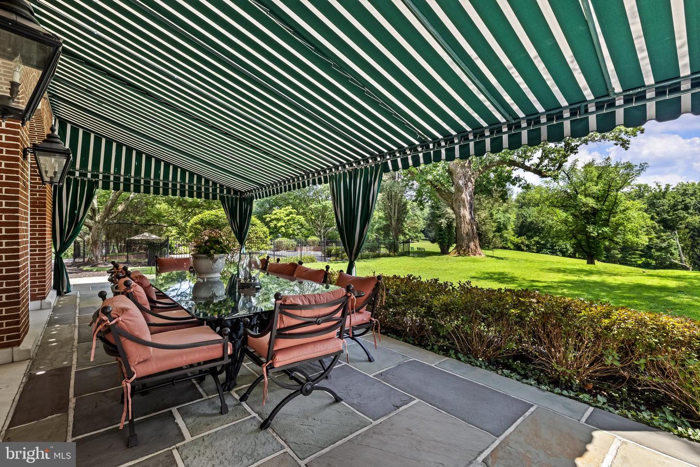 16 Merry Hill Ct